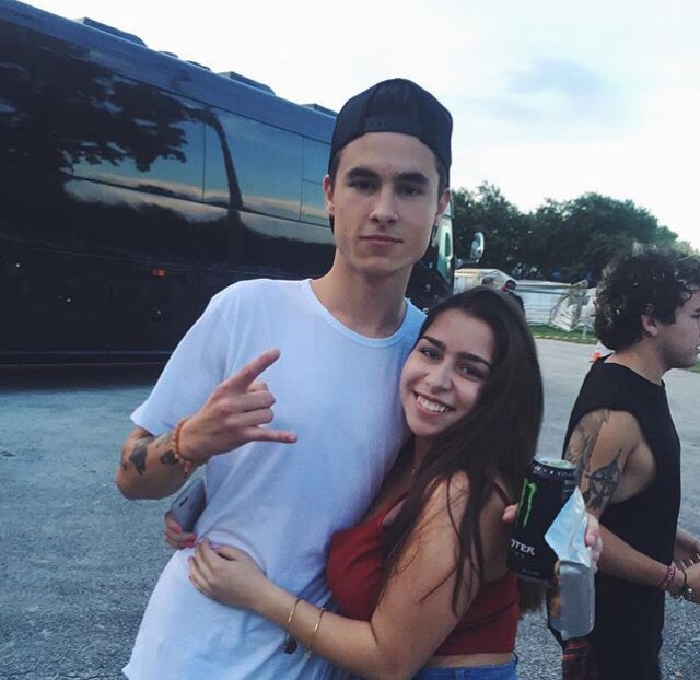 KianLawleyTeam's tweet image. Kian with fans today.

Vote for Kian by tweeting:
#ChoiceYouTuber @KianLawley