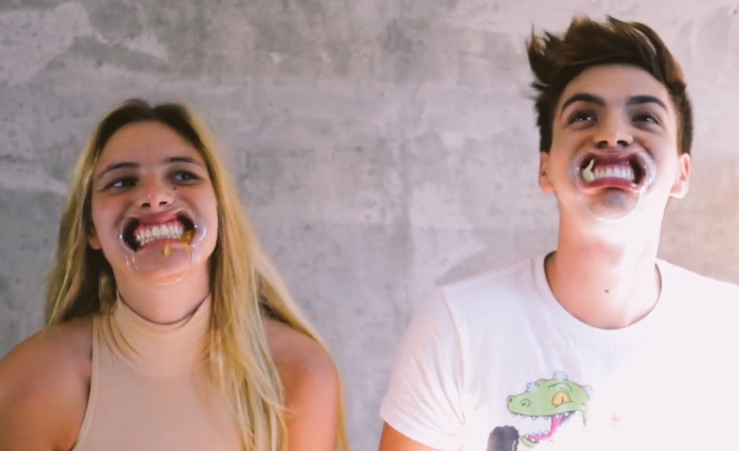 JohannVera1's tweet photo. No entiendo cómo llegamos a esto @lelepons 😂🎉💃 Nuevo VÍDEO : https://t.co/i9aWVuvmZx https://t.co/wgbDvoKGMn