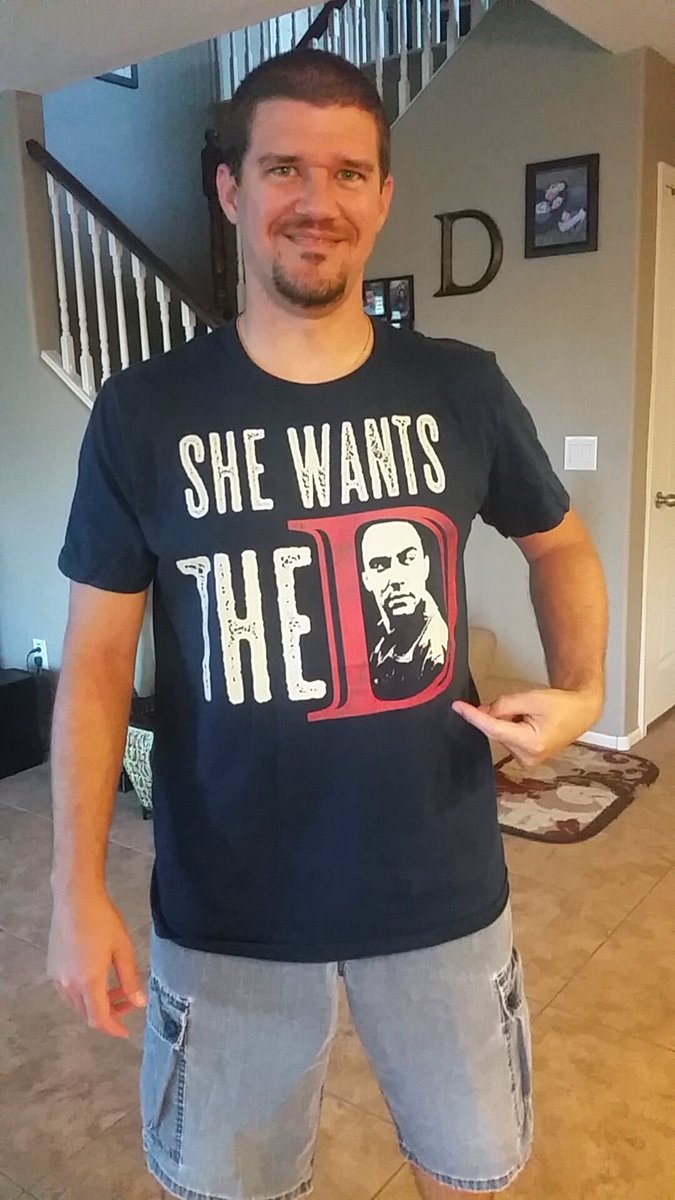 HotMessMonday's tweet photo. Hubs got a new t-shirt for his bday from his fav band! #DMB @davematthewsbnd https://t.co/R298hCaOL3