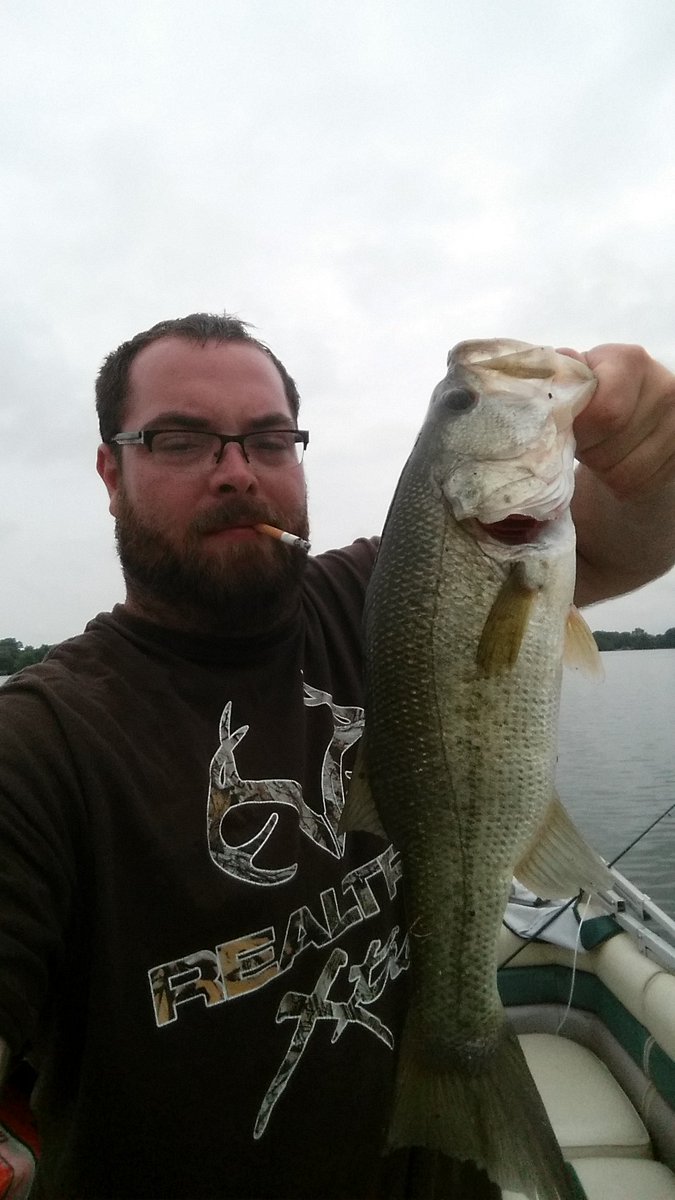 caseyfunk88's tweet photo. Bass fishing! https://t.co/aTsjfQrFVb