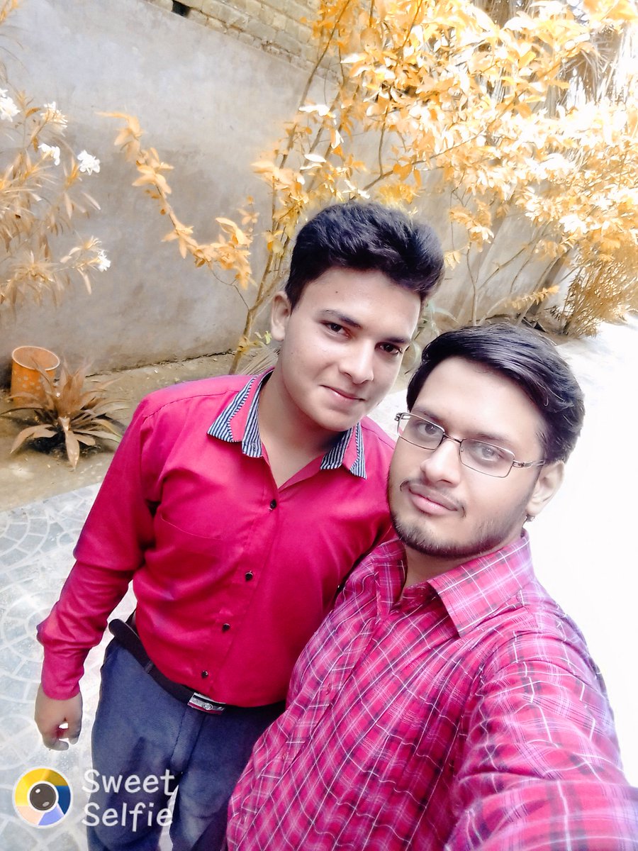 HHAProduction's tweet photo. #Photoshop 
#Selfie
#Friends
#HHAProduction https://t.co/A5DQ4Jl3KG