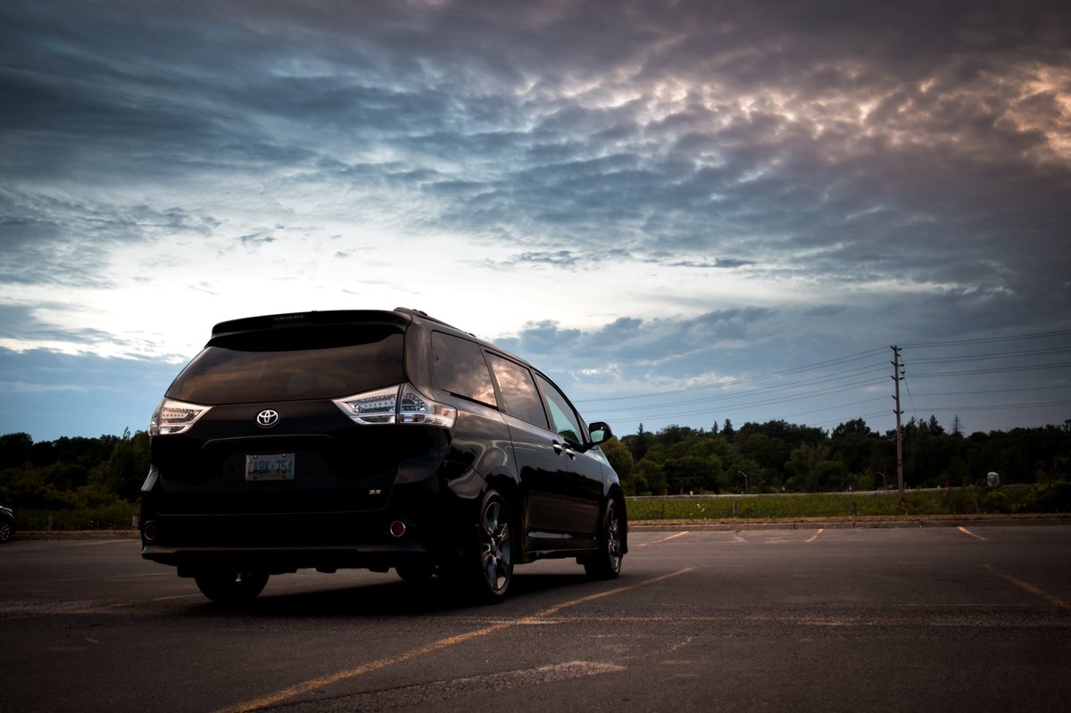 Toyota Sienna at sunset. #Toyota #ygk #kingston #toyotasienna #vanlife #vanculture #sunset instagram.com/p/BIKfYngA9rK/