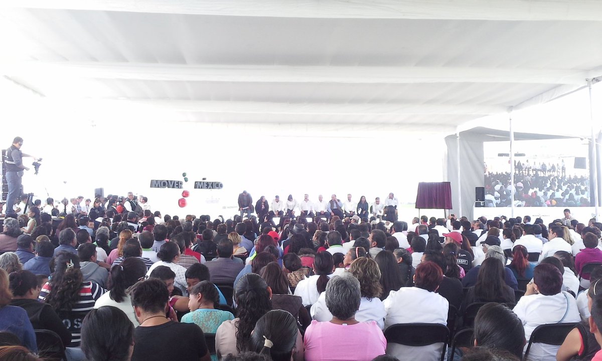 betozcla's tweet photo. Inauguración Ampliación y Modernización del Boulevard de Acceso @vtezontepechgo @Paco_Olvera @gruizesp @AmaliaVaLuc https://t.co/OcXkvw0CSR