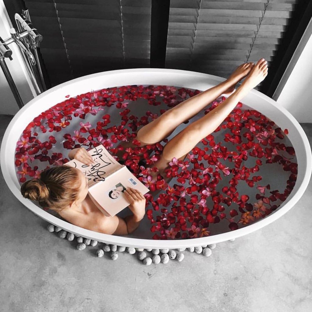 modish571's tweet image. Relax mode..😊