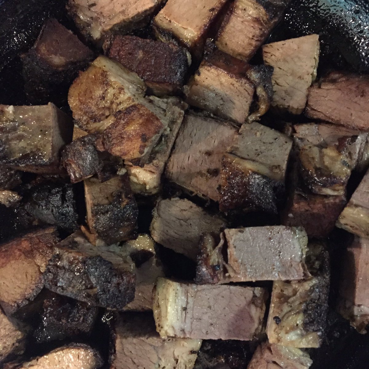 vdeepchef1's tweet photo. Smoked garlic @ReekiesBBQ brisket staff curry try it with @BrooklynBrewery east ipa amazing https://t.co/T4f3OjB5Hp