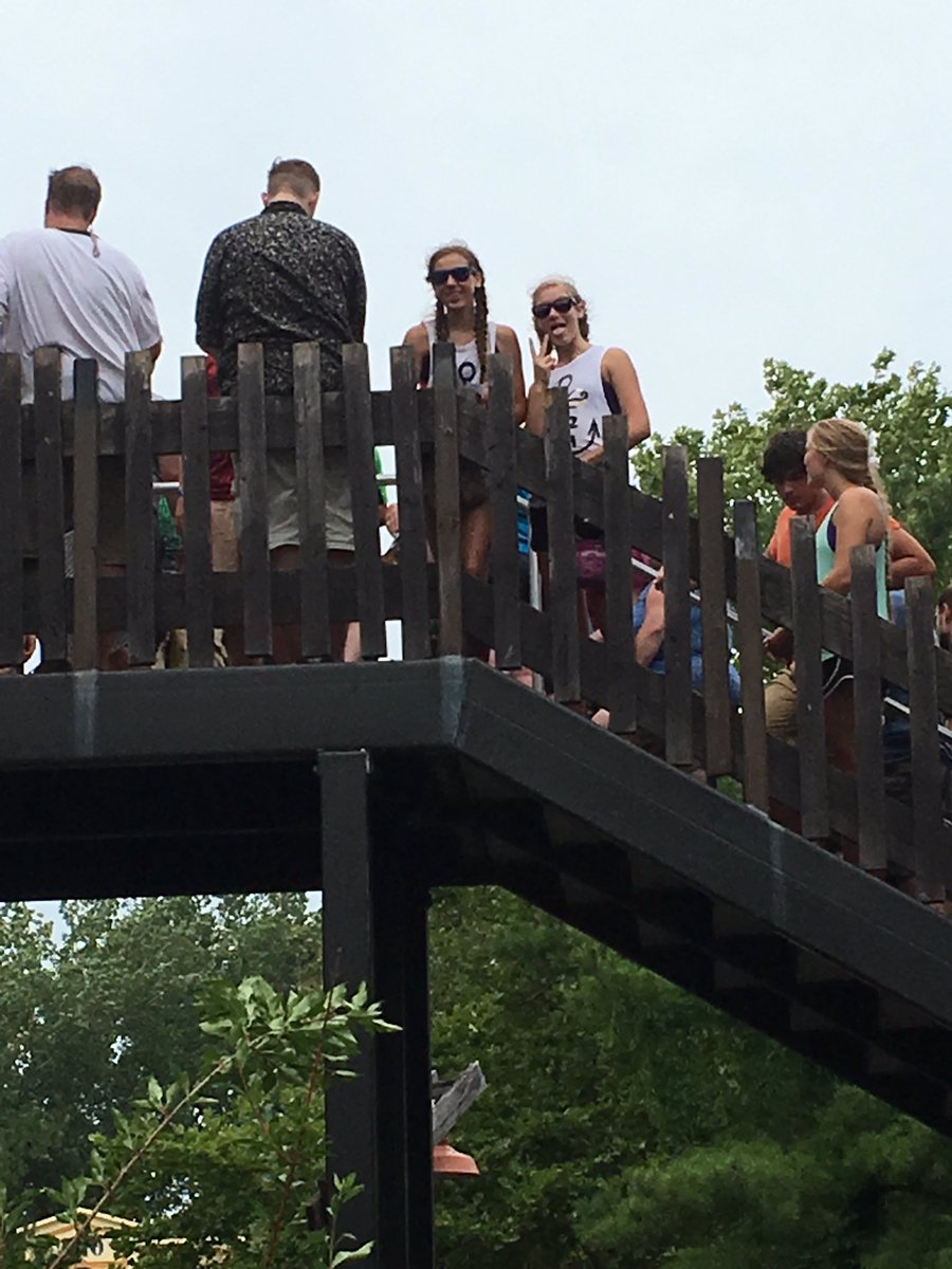 Shelley Gradomski tweet media