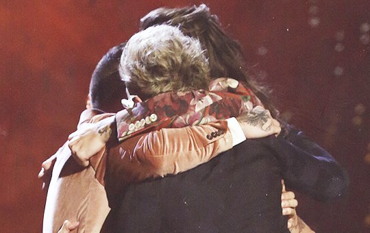 artsyleli's tweet photo. RETWEET if you will stay no matter what
#1DsPromiseWillNotBeBroken https://t.co/HybqrF9D4X