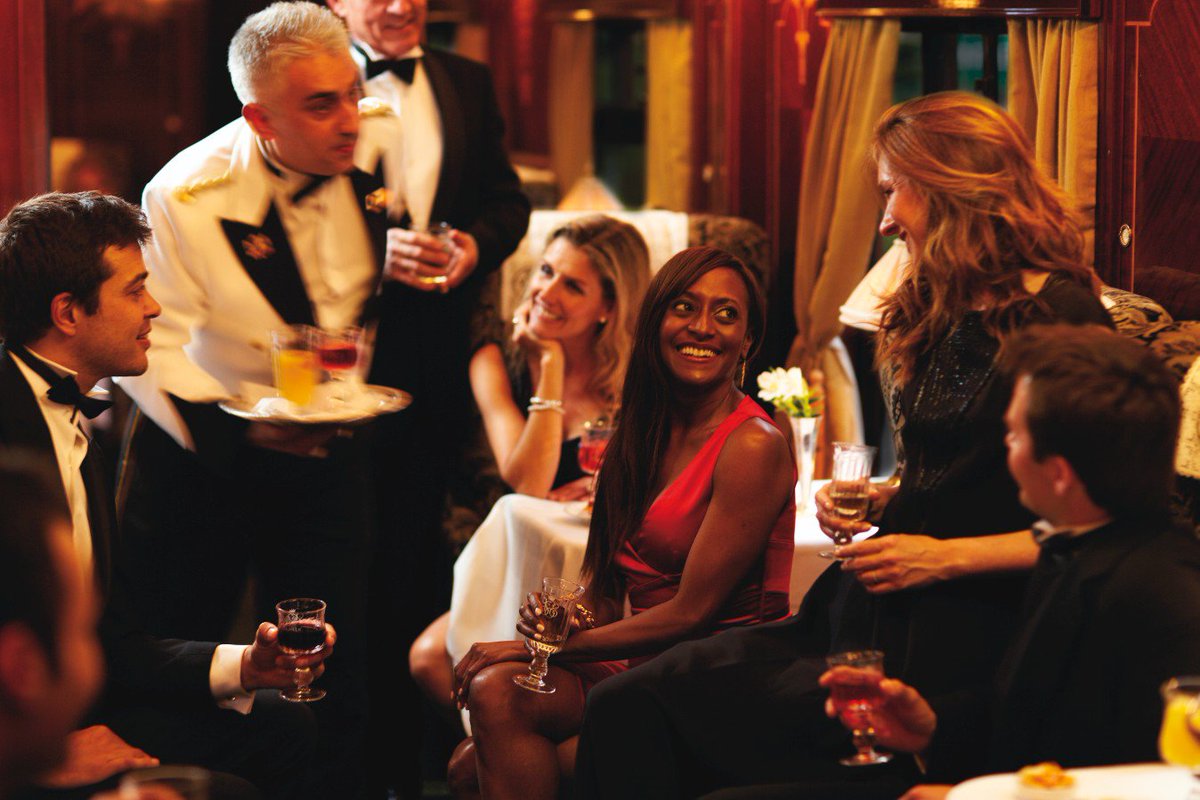 Planning ahead? Think about our lovely day trips at Christmas time. Visit ow.ly/kvDi301cNEr #DiscoverBelmond