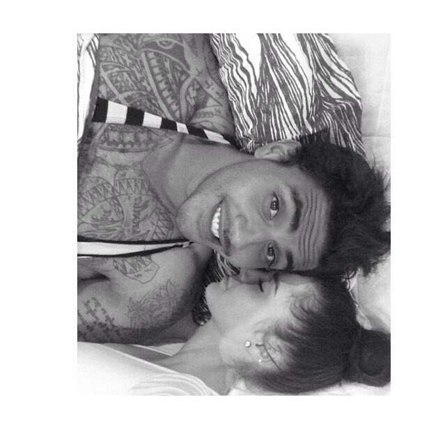 Really @DrotiniTwinsDad you take selfies when I'm asleep? 😒