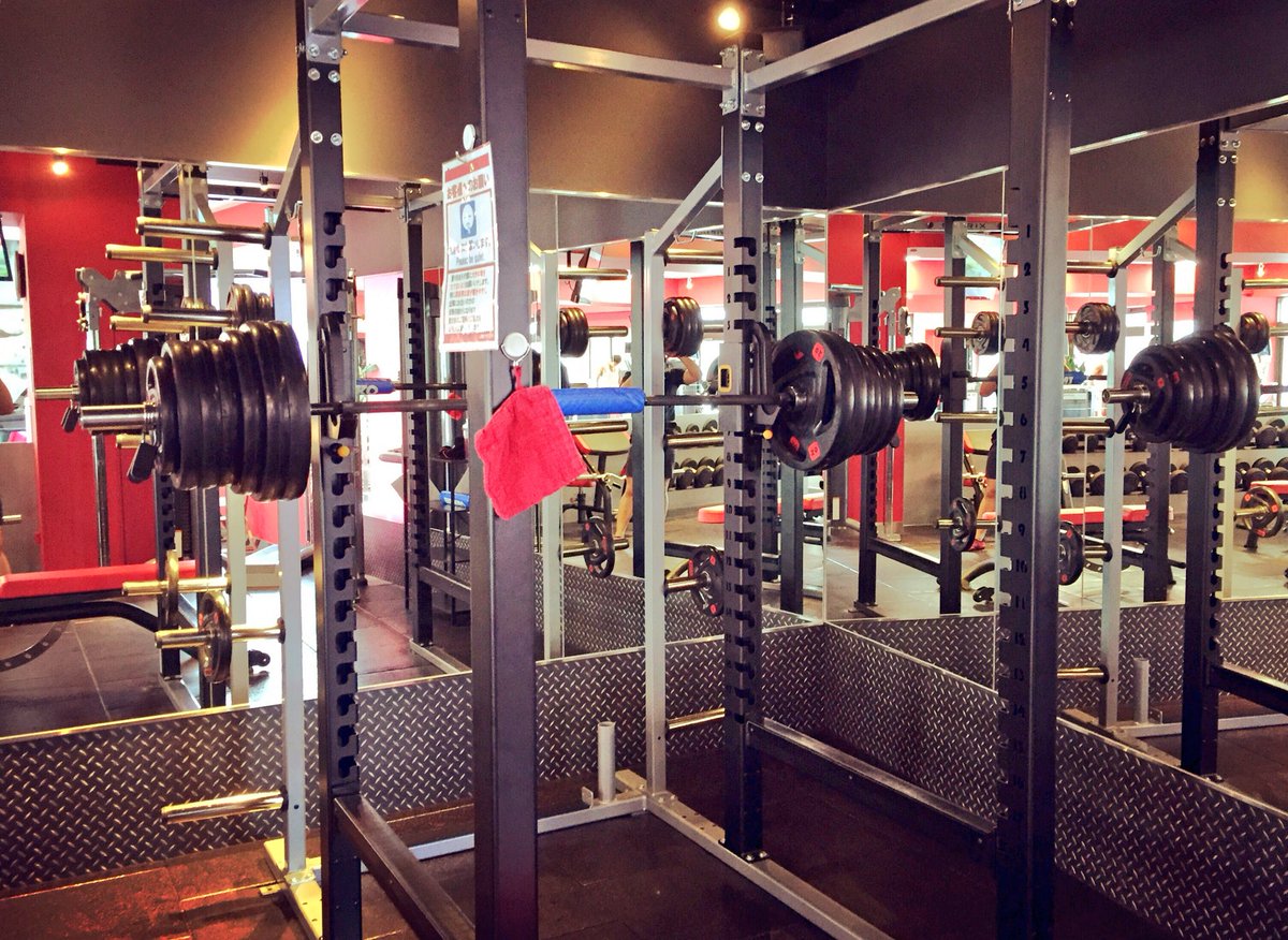 t_shirakawa's tweet photo. 大学講義を終え30分軽く身体を動かし、次の仕事へ。久しぶりのBSQ200kg。#afterclasses #workout #backsquats #1rm #200kg #iamasnowboarder #滑らなくても上手くなる https://t.co/Rmo6wI6YRi