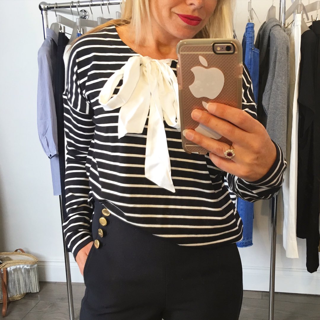 Schoolrunstyle's tweet image. I like big bows and I cannot lie 🎤👯 love this @me_and_em twist on the Breton 👌🏼 #style #intelligentstyle #ootd