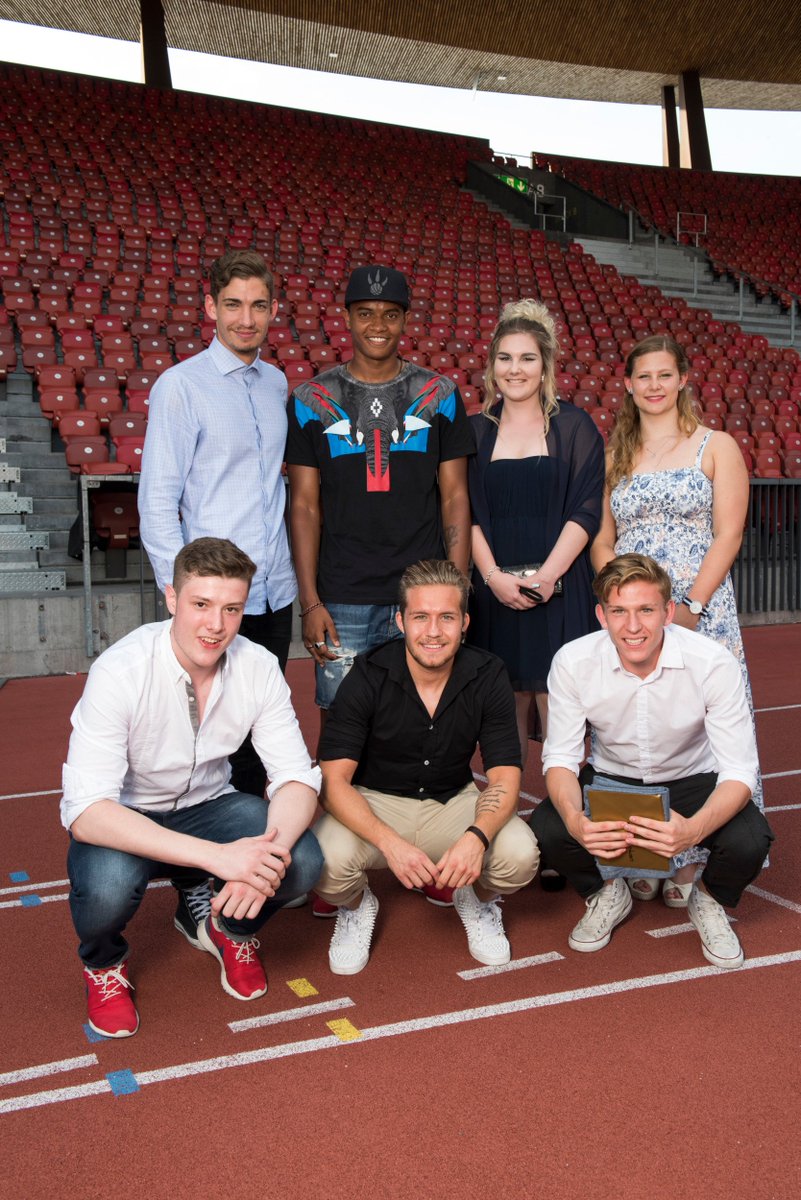 Winterthurer Sporttalente feiern ihren Abschluss an der United school of sports. Unter ihnen Manuel Akanji @M_O_A_8