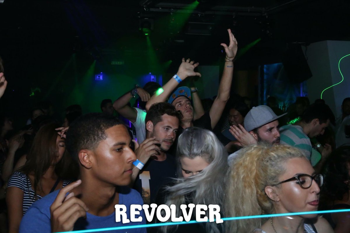 Ya están disponibles en nuestra página de Facebook las fotos de la fiesta anterior 👏🏻