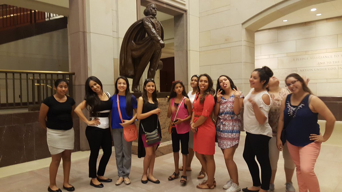MarthaM_Abq's tweet photo. @AbqMana hermanitas in Washington DC. National Leadership Institute #hermanitas #MANA2016 https://t.co/PNshMSpefJ