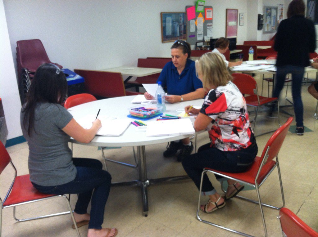 VolunteerKate's tweet photo. S2G project at ITW #STLVolunteer @UnitedWaySTL @cridercenter https://t.co/FjJFoBC6DJ