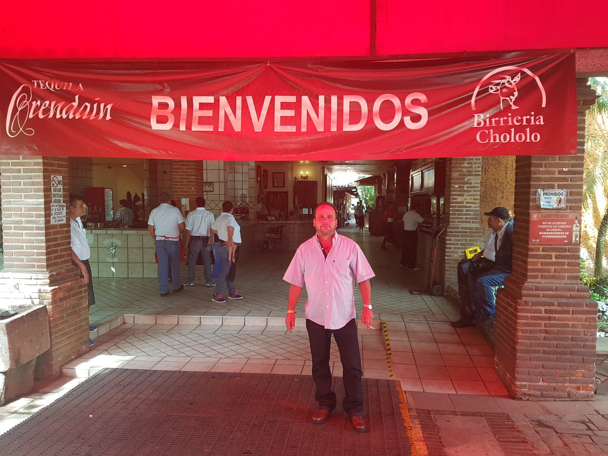 Estoy aquí Guadalajara Jalisco.la mejor Birria se come Aquí. Ajuaaa. Srm.Abiayo AyudoYmeEncanta VenganTodos