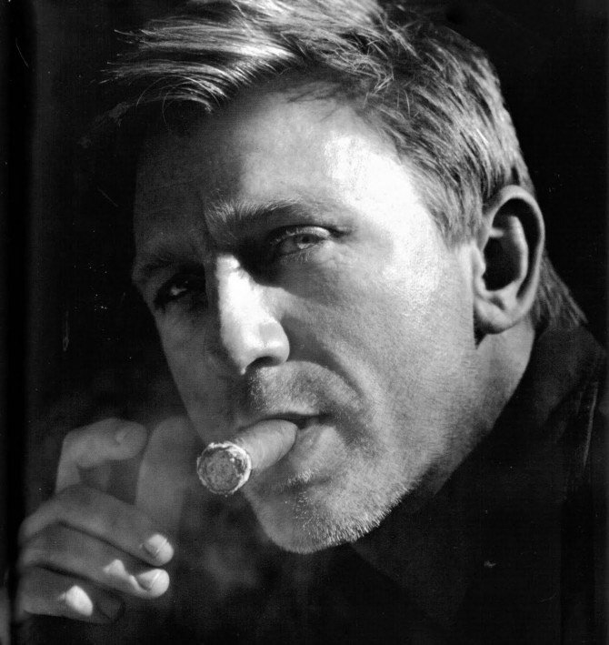 daniel craig smoking cigarette Cinemasmoke: Daniel Craig (#JamesBond en Casino Royale, Quantum of Solace,  Skyfall y Spectre)