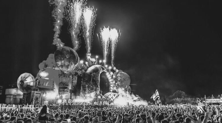 Tiësto at #Tomorrowland 😍🔮✨