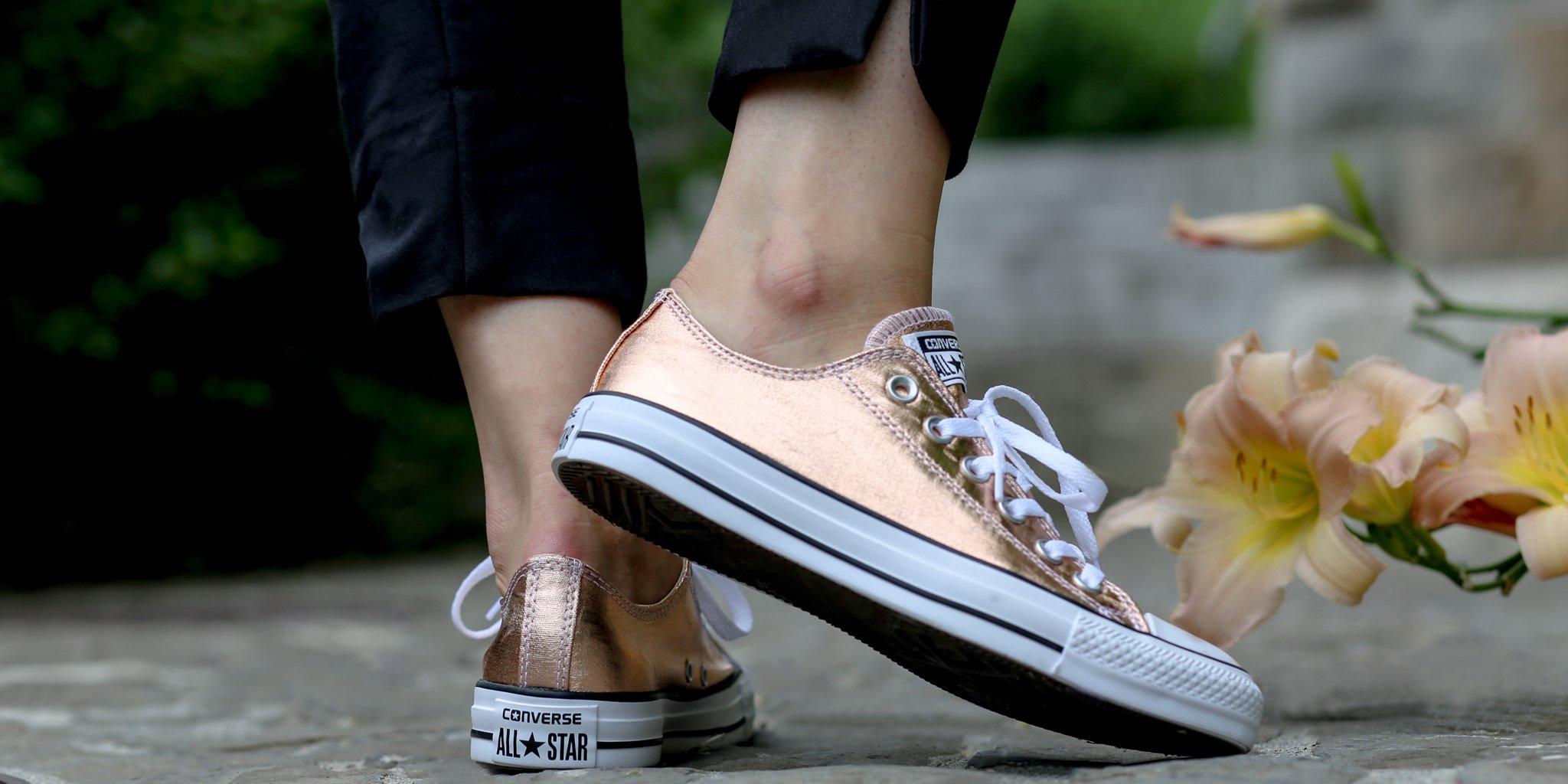 Fácil Relacionado compacto Titolo on Twitter: "NEW IN! Converse All Star OX - Metallic Sunset  Glow/White SHOP HERE: https://t.co/1aYwg1t3Qj https://t.co/GrbzajAwuC" /  Twitter