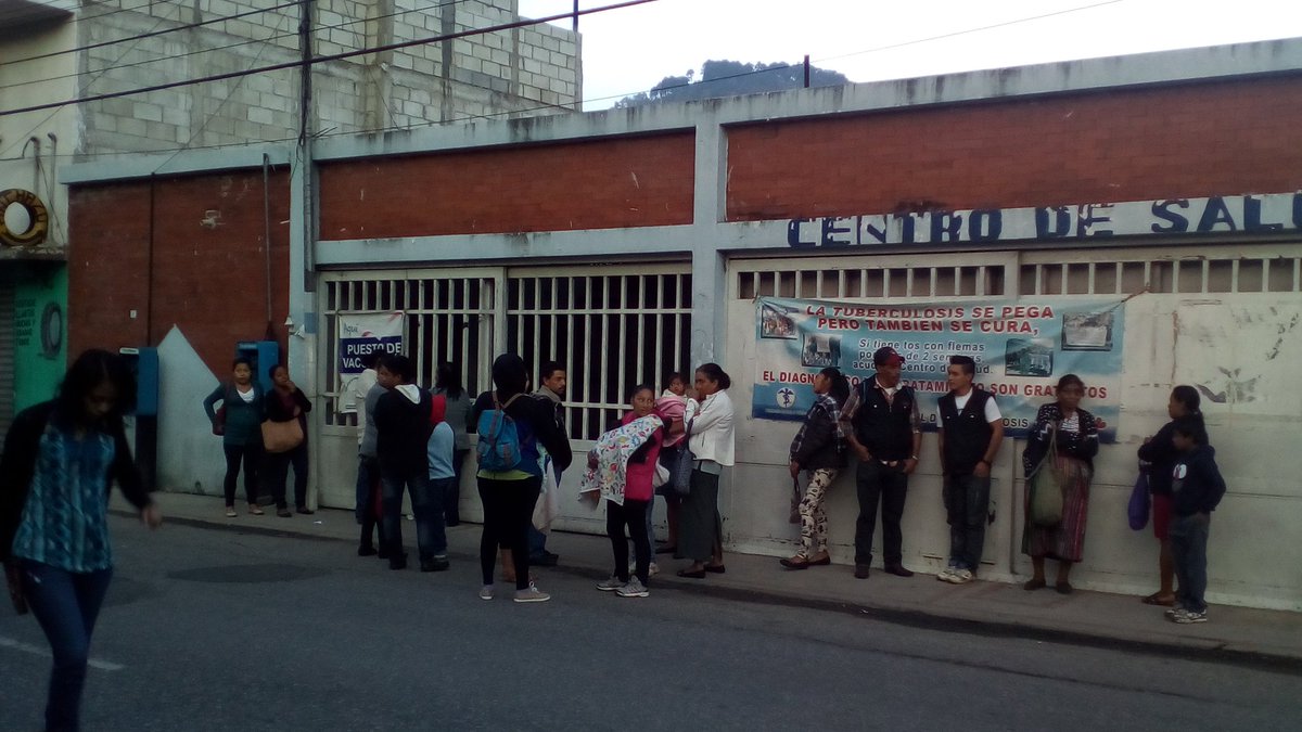 REDES_INFO's tweet photo. El centro de salud de Villa Canales, permanece cerrado sin dar atención médica. https://t.co/zn4KCe4xCV