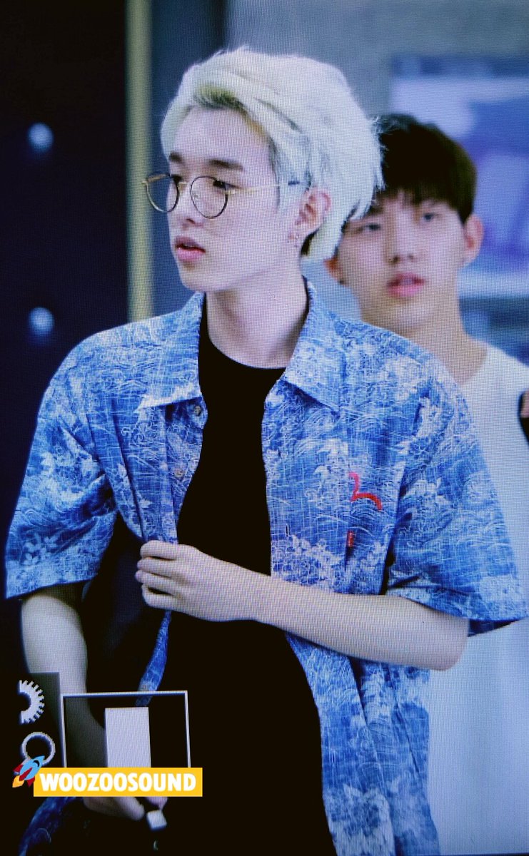 woozoosound's tweet photo. 160722 백아연 콘서트. 😭😭😭
#데이식스 #DAY6 #제이 #Jae https://t.co/R3eFQ2WtmG