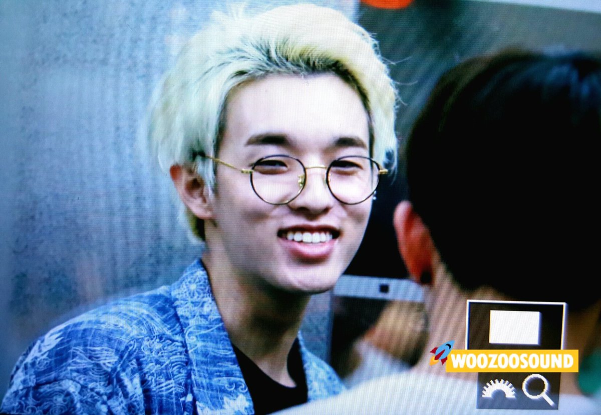 woozoosound's tweet photo. 160722 백아연 콘서트. 😭😭😭
#데이식스 #DAY6 #제이 #Jae https://t.co/R3eFQ2WtmG