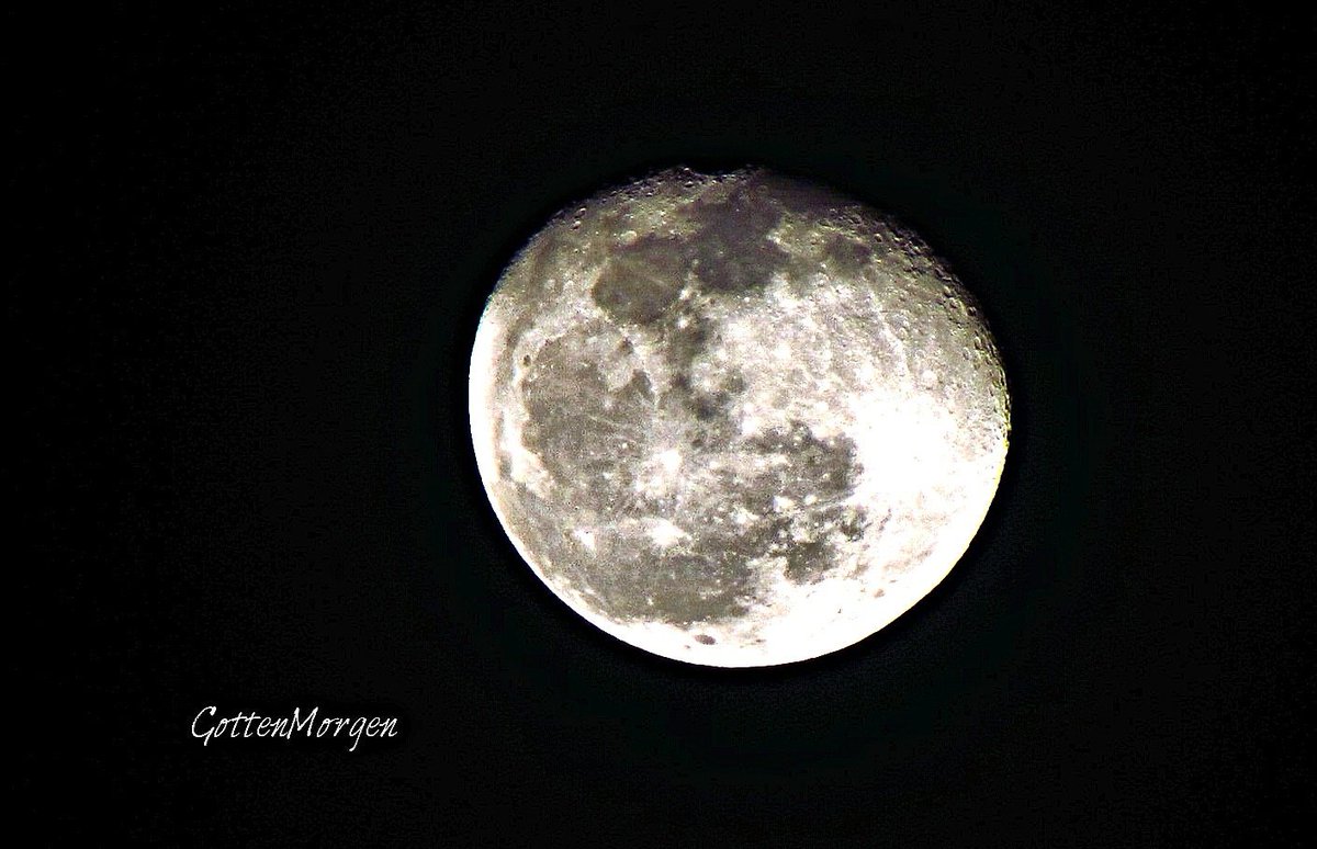 adetyoz's tweet photo. if the fullmoon are love you. 
why should you worry about the stars 😉😉
IG:gottenmorgen https://t.co/A6EqCllW0n