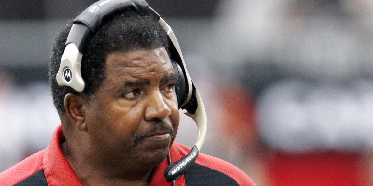 Former Vikings and Cardinals HC Dennis Green died at the age of 67 this morning #RIP