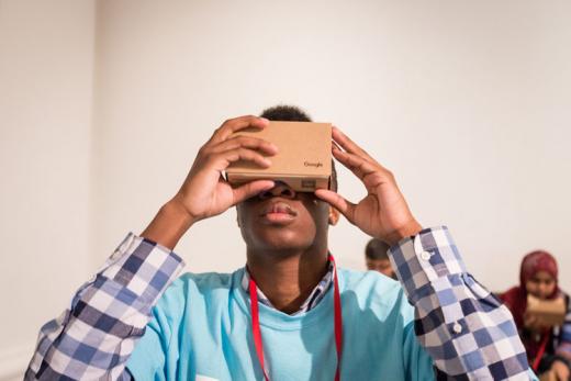 INA_RevueMedias's tweet photo. 🌞 [RELIRE] Êtes-vous (vraiment) prêts pour la réalité virtuelle ? par @cont3nts ➡ https://t.co/nTx8tL1Mvh #VR https://t.co/21KaBoXdsz