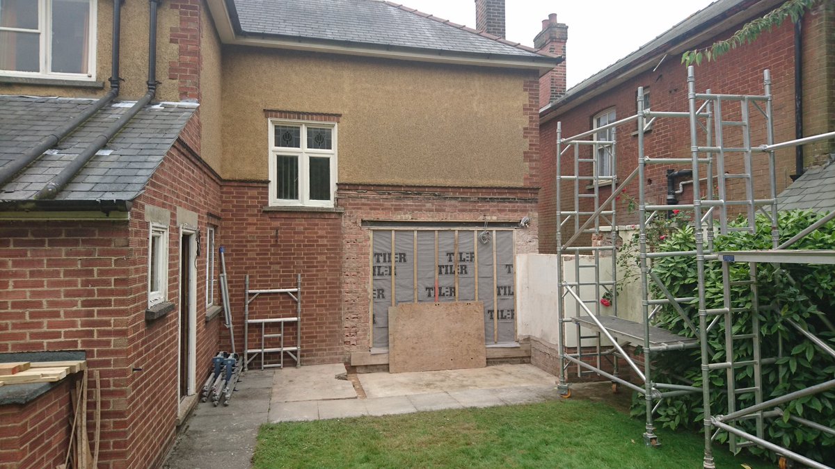 trinitygreen01's tweet photo. One down, one to go. Clearing the way for new two storey extension. #extension #windows&amp;doors #bathrooms # kitchen https://t.co/N1Cj2WlvaH