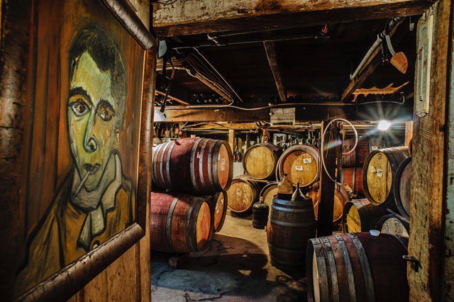 VinoVisit's tweet photo. Experience the mastery over two arts at one location! https://t.co/V0NiQBNuF1 #wine #art #winery #wineblog https://t.co/PO2KU6KiKC