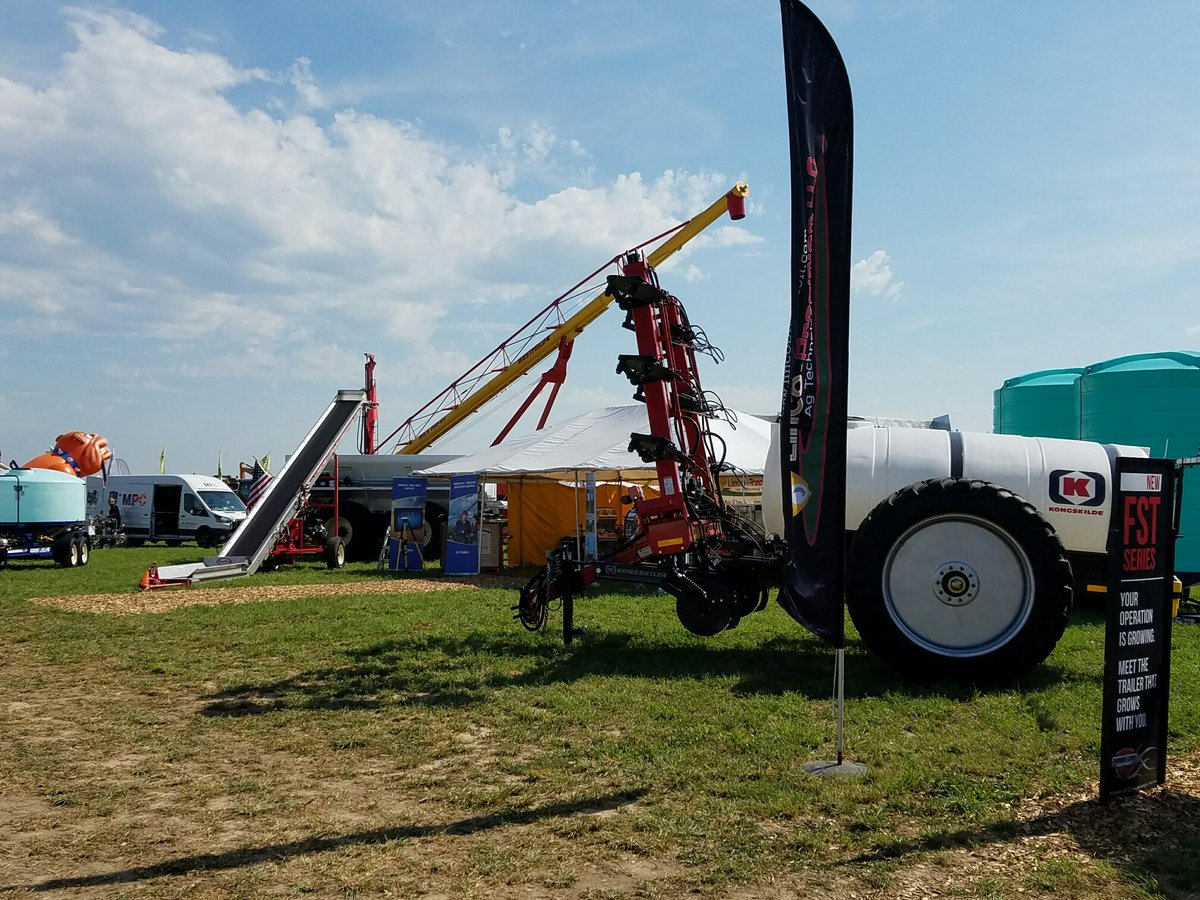 LincoPrecision's tweet photo. We had a great time at the Wisconsin Farm Technology Days! #agriculture #precisionag #duolift #farmequipment https://t.co/cN6MSIzK0s