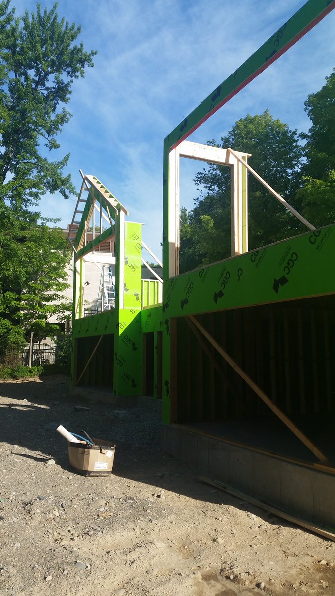 danschink1's tweet photo. New modern house underway #largewindows#thamesriver https://t.co/14nzagAGsb