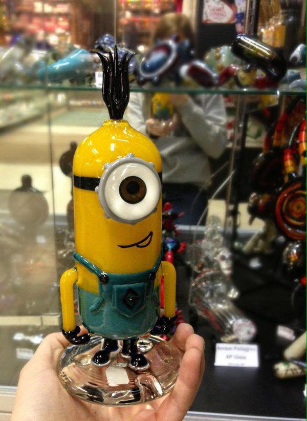 BeautifuIGlass's tweet photo. Minion Rig https://t.co/62I34bAqSS