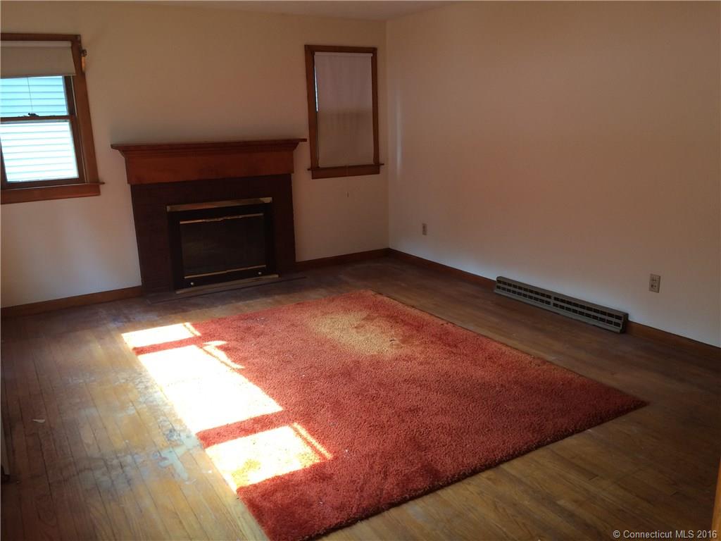 InnovProp's tweet image. Great investment property listed for ONLY $35,000 (395 Crown St, Meriden, CT) OPEN HOUSE SUNDAY  FROM 1 to 3 pm!!