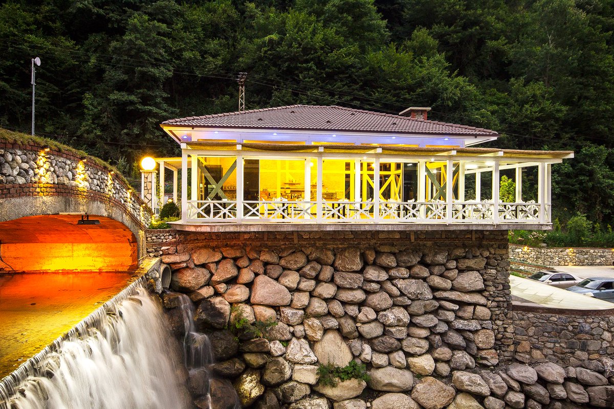 Sopel DYK  Gölçiçeği Cafemizin Vadi, göl, şelale manzaralı  terasında çayınızı yudumlamak istemez misiniz.