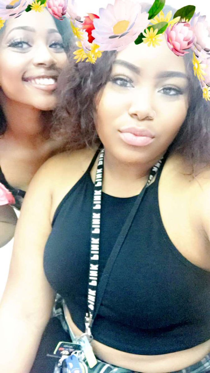 Its_DejaBoo's tweet image. Happy 19th birthday ugly! 😂 JK just wanted to thanks for being such a great sister and I love you ❤️😘@LexiSimone