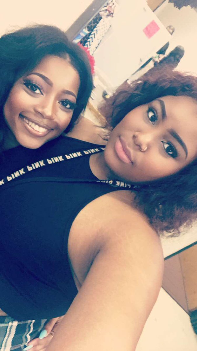 Its_DejaBoo's tweet image. Happy 19th birthday ugly! 😂 JK just wanted to thanks for being such a great sister and I love you ❤️😘@LexiSimone