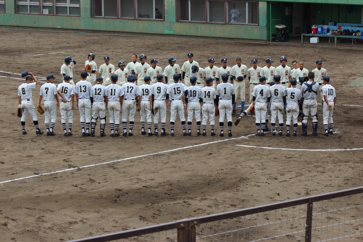 Baseball23M's tweet photo. 昨日、引退しました
ここまでこの仲間と野球できたのは本当に幸せだったし、高校も野球を続けてきて良かったです！
夏大ではみなさんの応援が僕たちの力になりました！
応援団、チア、吹部のみなさん、本当にありがとうございました！ https://t.co/TI2ErB9gSD
