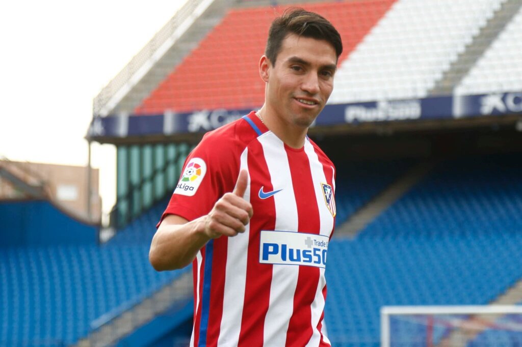 SuperMenky's tweet photo. Bienvenido en el @Atleti @nicogaitan!! Espero que tenía una hermosa experiencia con nosotros!!😊😊💪💪🎉🎉👏👏 #AupaAtleti!! https://t.co/bmx4KweFtI