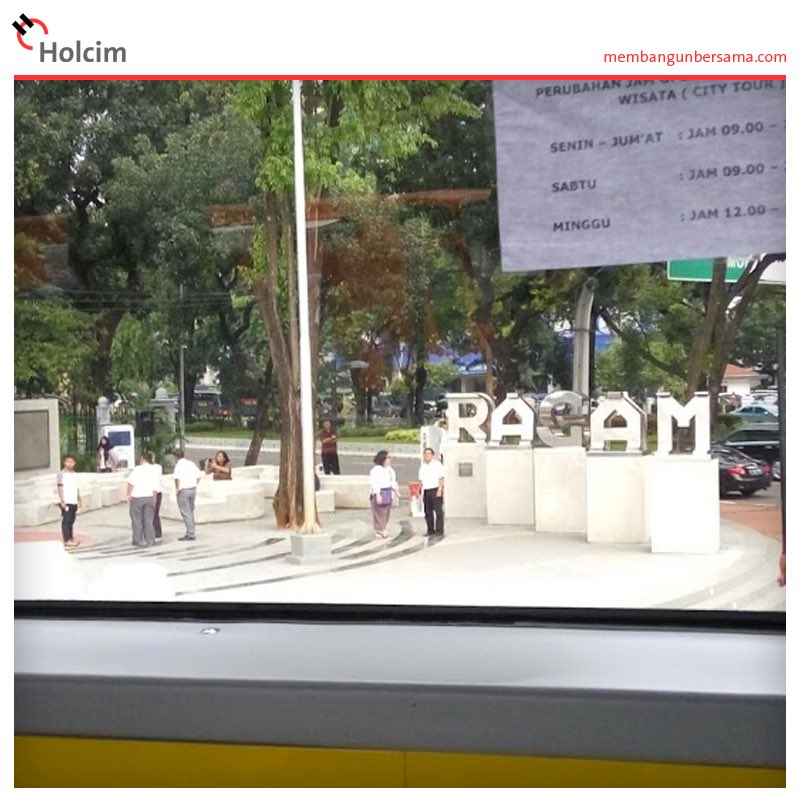 Di jakarta Tempat demo atau unjuk rasa pun di sediakan dan di percantik