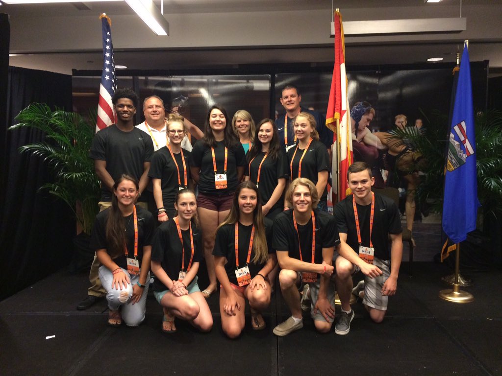 Michael2Vaughan's tweet photo. New friends made at #NSLS16 Albertans and friends from Alabama! https://t.co/dvpJ9X3ulr