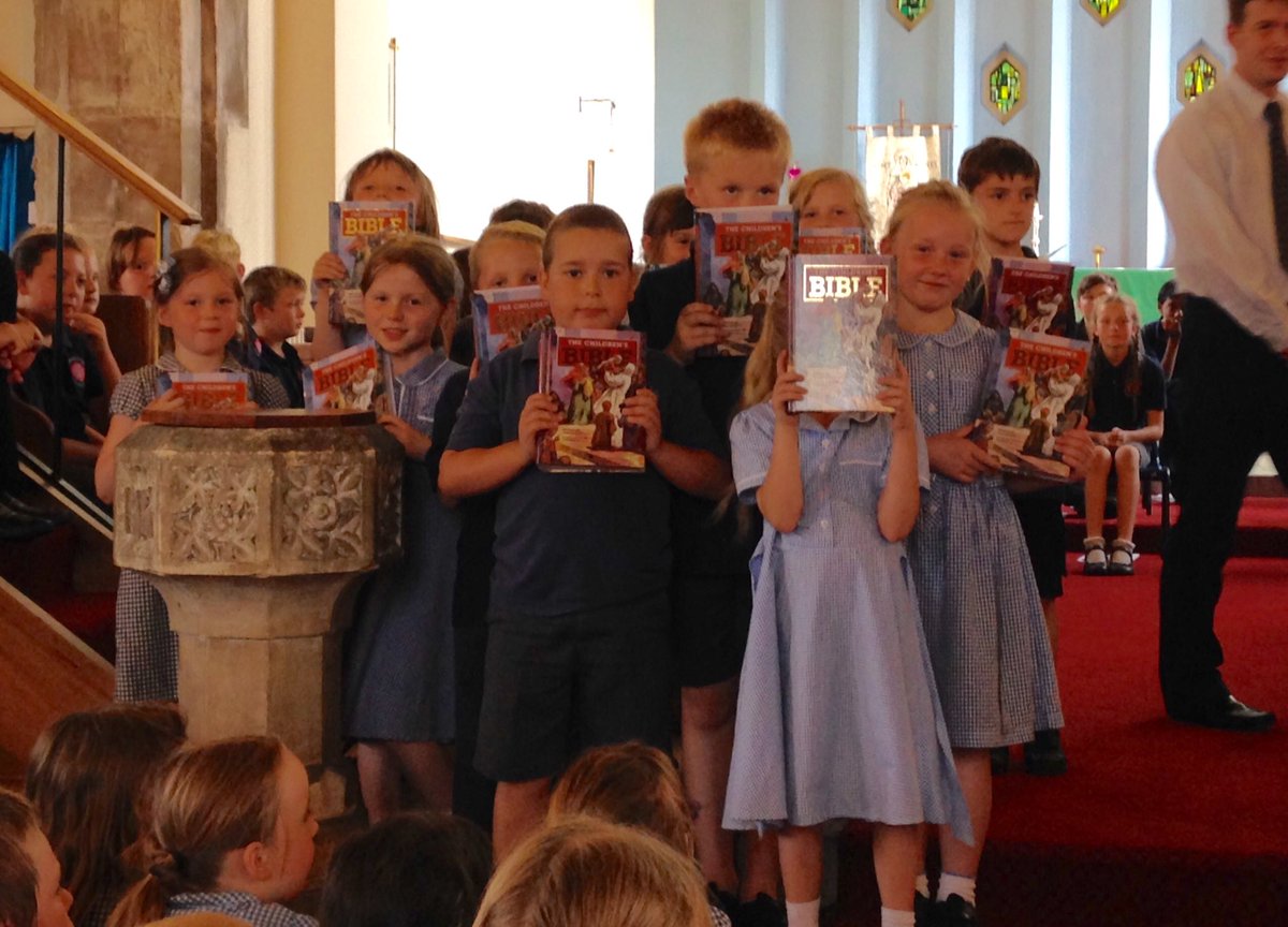 STAClassSmith's tweet photo. Y2 bibles. Well done. #teamstannes https://t.co/blHiDEnM7d