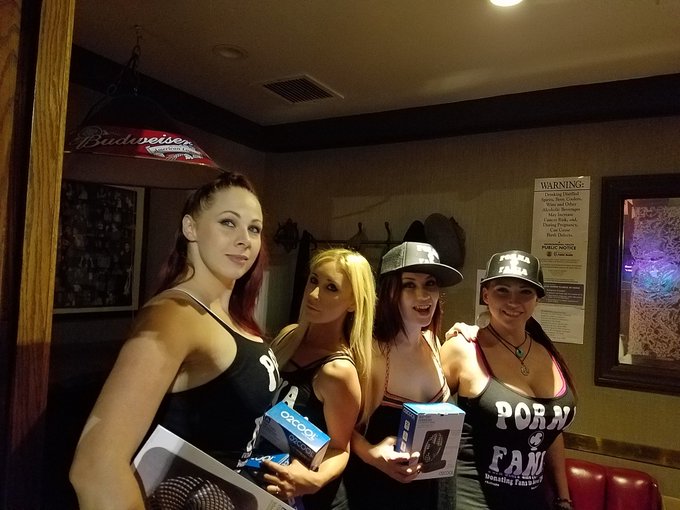 Had fun!!! https://t.co/bPHnMeT9xa<a href="/tag/adultcon"class="tags"><span>#adultcon</span></a>