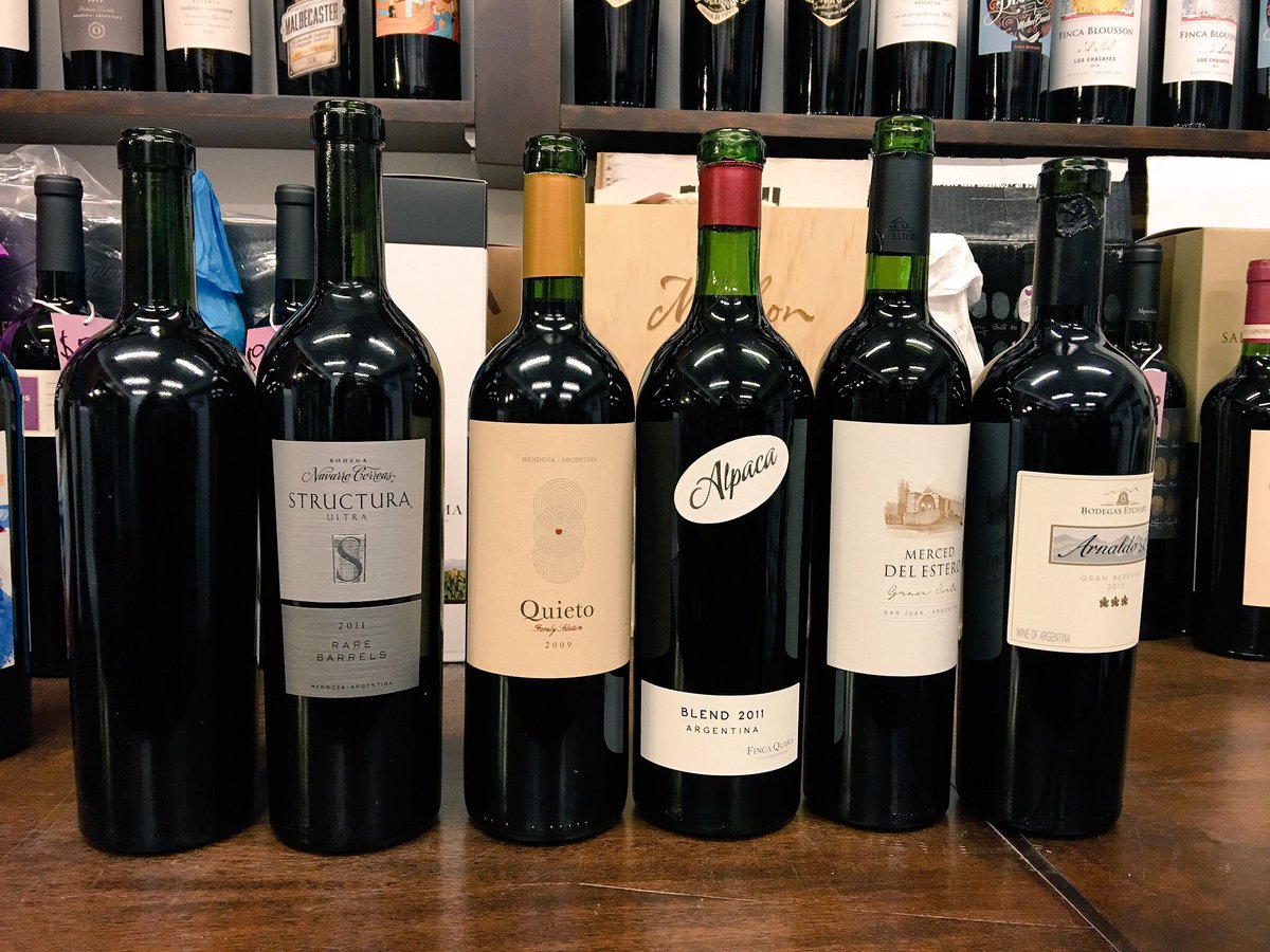 vinoesamor's tweet photo. Diversa la categoría 3, de #Df2016blend. Mis 1 y 2. El Interminable de @BodegaSinFin es el que está s/ etiq.. https://t.co/LTVydSc9DM