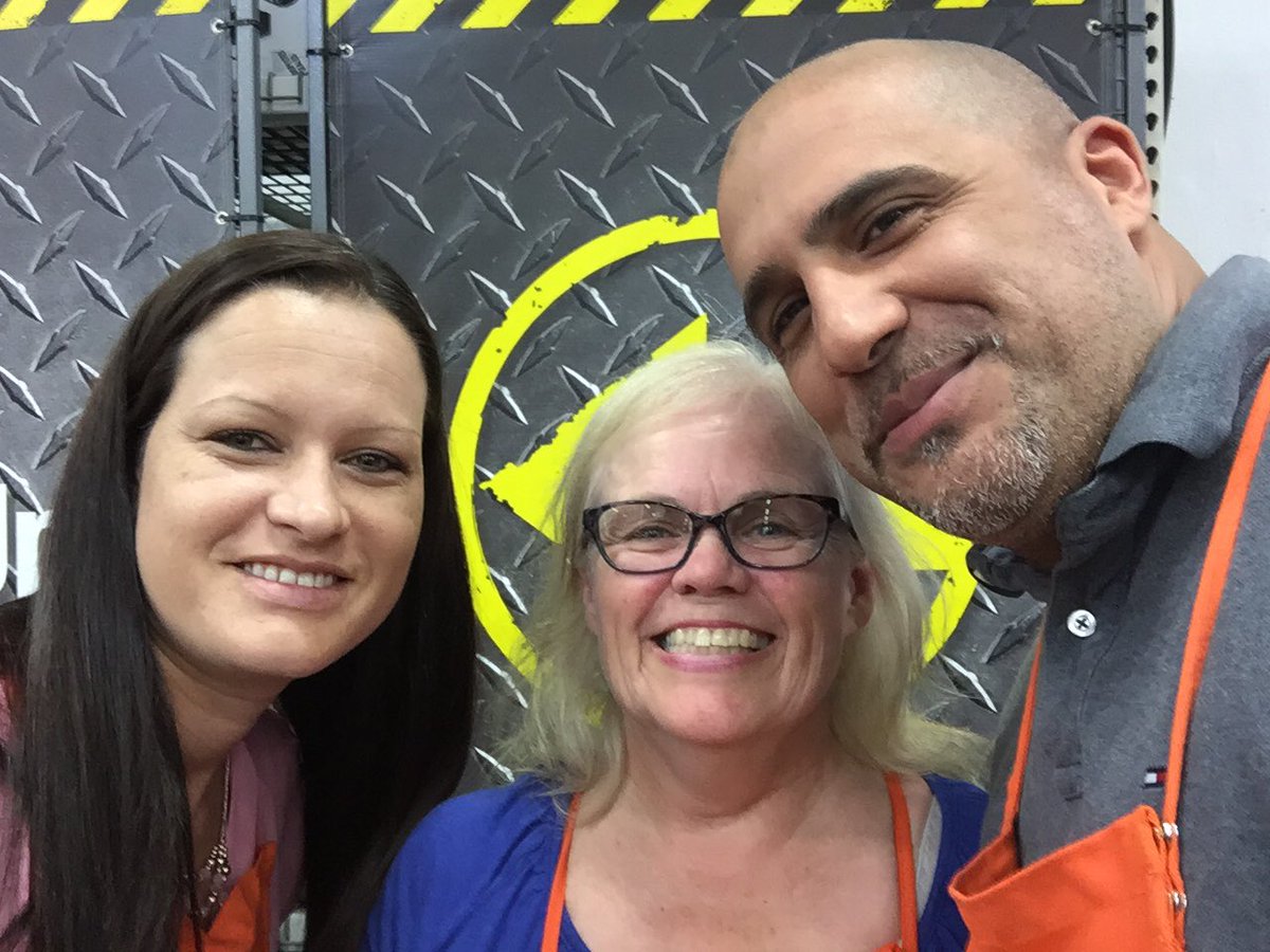 sgaskinshd's tweet photo. Thank You Diane G &amp; Diane C for an Amazing book and physical!! You ladies ROCK! @RianTHD0288 @peperoy2002 @D13Mapm https://t.co/m2jsF8tc0y