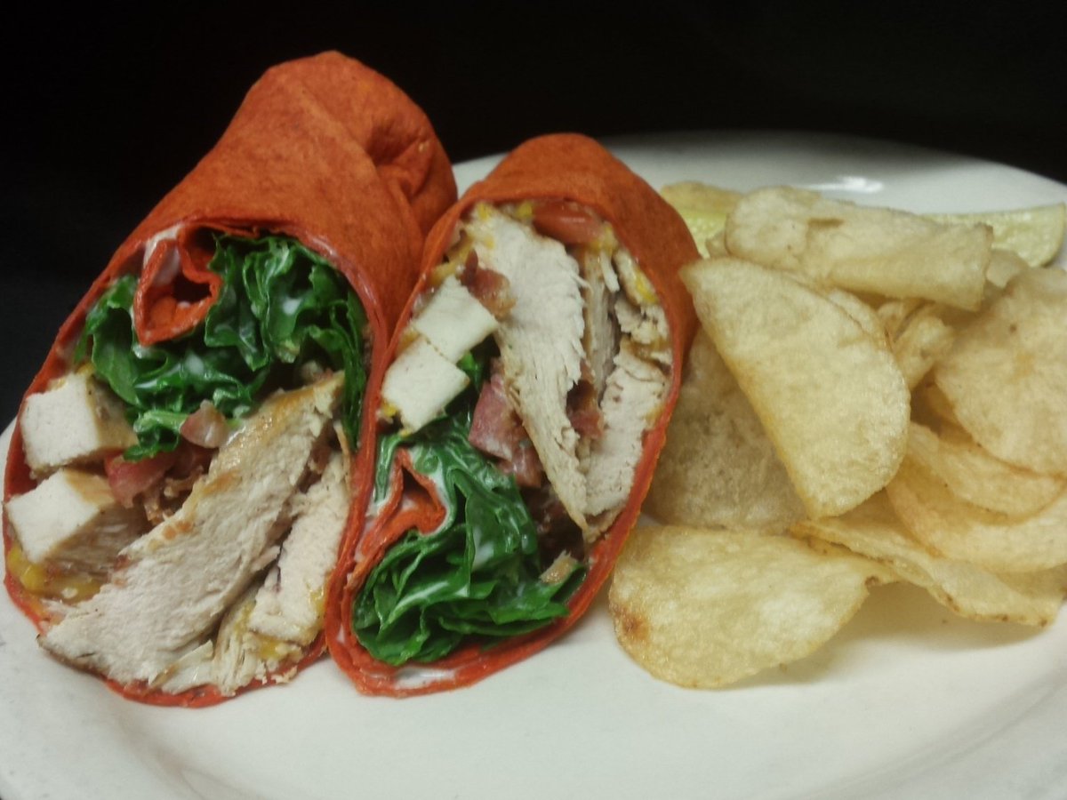 quaffgrill's tweet photo. Chicken Club Wrap With Chips 7.99
#hottestdayoftheyear #ComeHaveABeer
STEAK NIGHT Starts @ 5!
@DJE1979 @QUAFFEN https://t.co/5YNMjPRaky