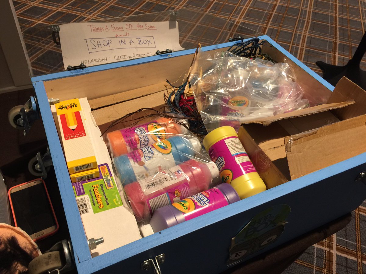 allincotillo's tweet photo. Cant express how impressed I am with the SS at @edisonmun4. Their #shopinabox is going to change the world. #BLC16 https://t.co/TeymJGiiJx