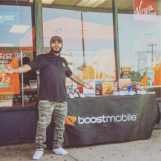 uwphilly215's tweet photo. Come 👀 what's happening over here at #boostmobile on 5694 Rising Sun Ave #Phillysavestheworld its a #BOOSTTAKEOVER 🔥 https://t.co/FmvgCQx8KB
