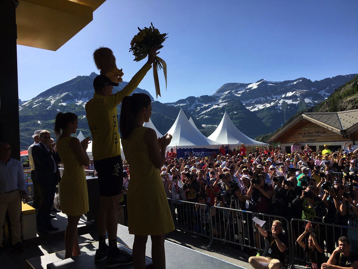 letour_de's tweet image. Berge liegen zwischen dem #MaillotJaune und der Konkurrenz: @chrisfroome baut seinen Vorsprung aus. #TDF2016